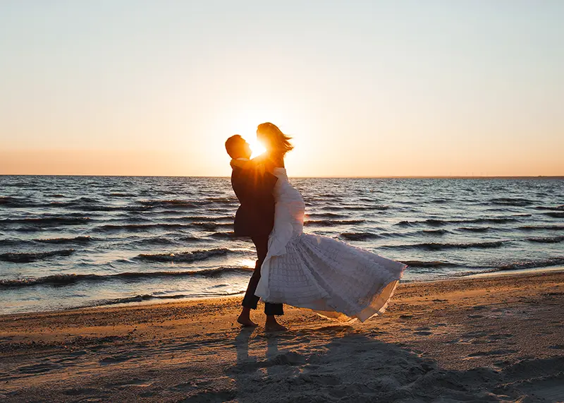 Inn at Spanish Head beach wedding sunset