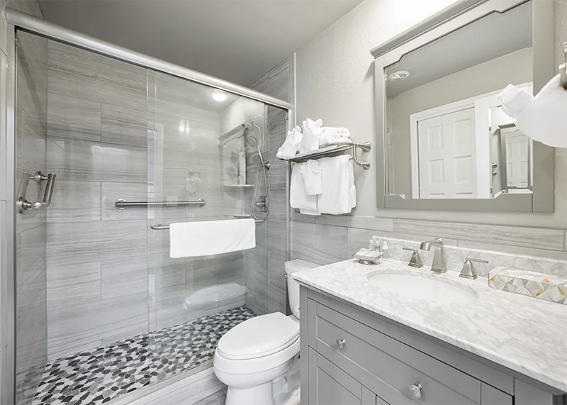 Inn at Spanish Head ocean view studio bathroom